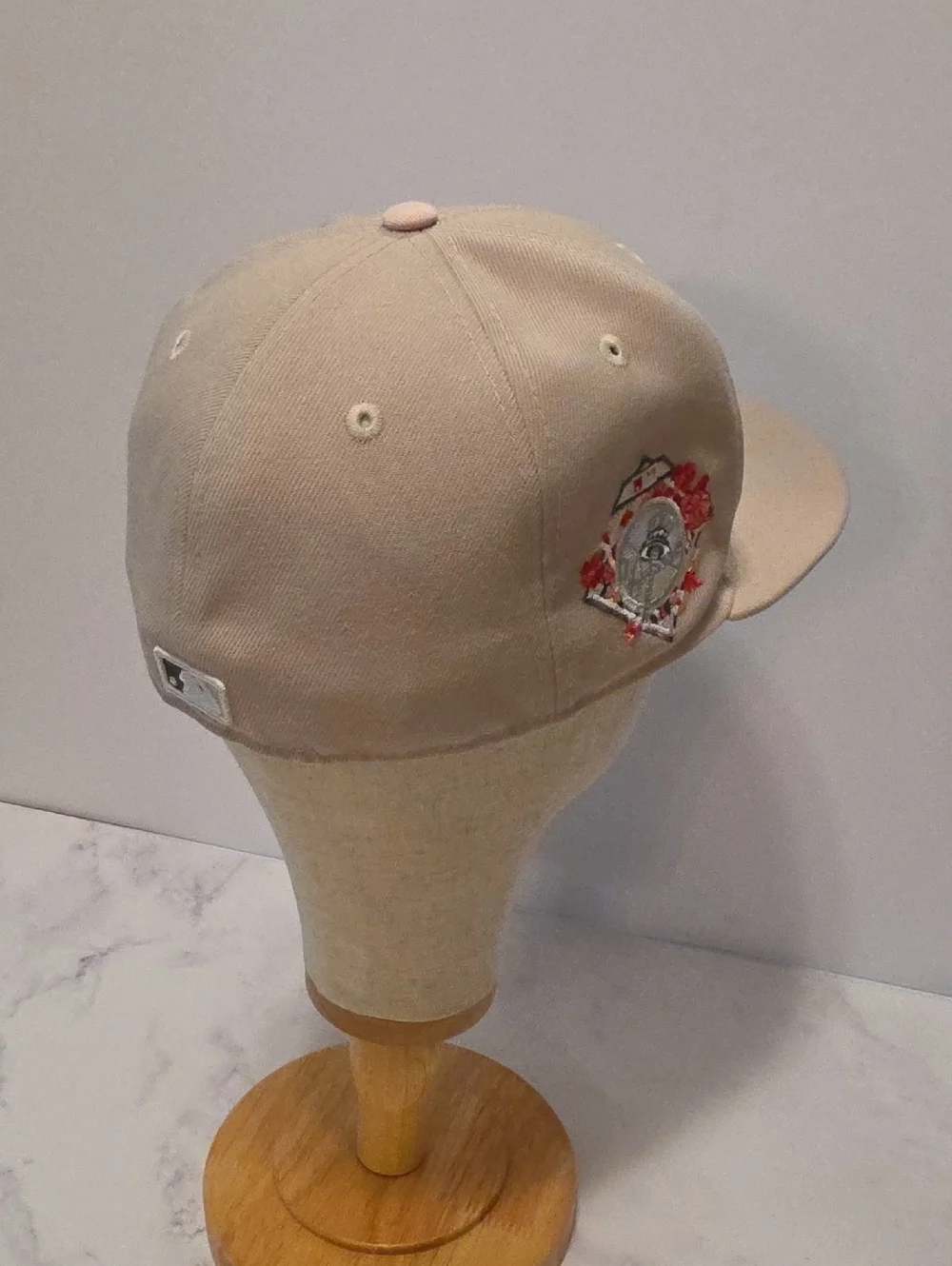 New Era  Beige Baseball Cap with Pink NY Logo & Red Rose Patch
